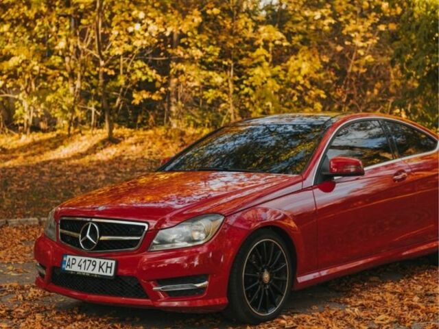 Червоний Мерседес Ц-Клас, об'ємом двигуна 1.8 л та пробігом 256 тис. км за 11500 $, фото 4 на Automoto.ua