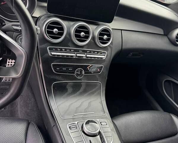 Красный Мерседес Ц-Класс, объемом двигателя 1.99 л и пробегом 93 тыс. км за 23000 $, фото 9 на Automoto.ua