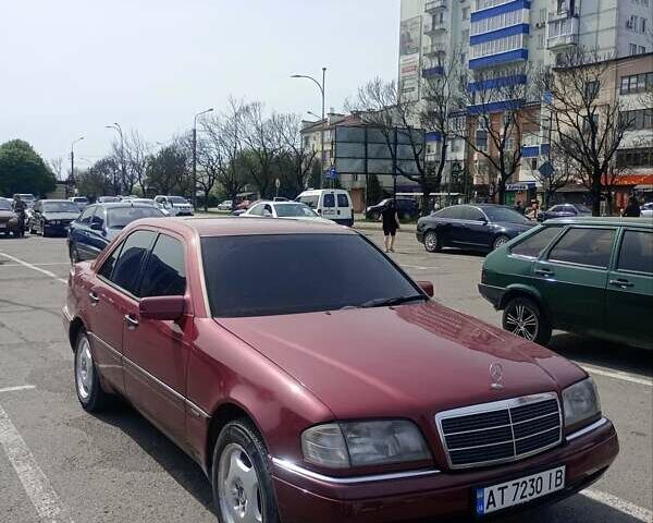 Червоний Мерседес Ц-Клас, об'ємом двигуна 1.8 л та пробігом 340 тис. км за 2000 $, фото 14 на Automoto.ua