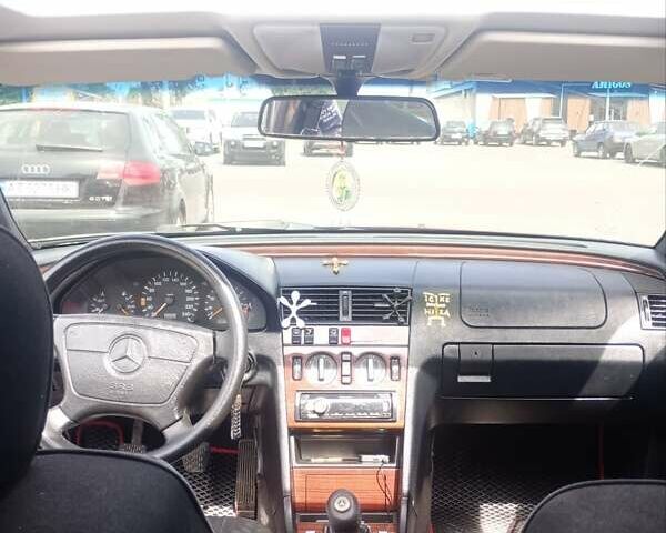 Червоний Мерседес Ц-Клас, об'ємом двигуна 1.8 л та пробігом 340 тис. км за 2000 $, фото 12 на Automoto.ua