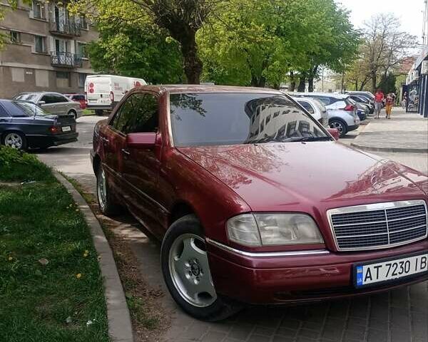 Червоний Мерседес Ц-Клас, об'ємом двигуна 1.8 л та пробігом 340 тис. км за 2000 $, фото 3 на Automoto.ua