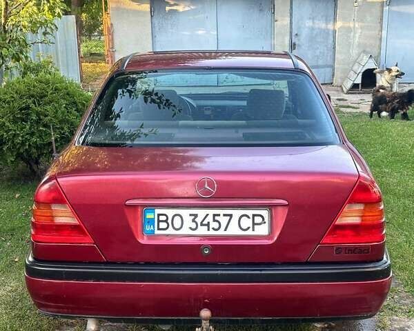 Червоний Мерседес Ц-Клас, об'ємом двигуна 2 л та пробігом 340 тис. км за 3000 $, фото 8 на Automoto.ua
