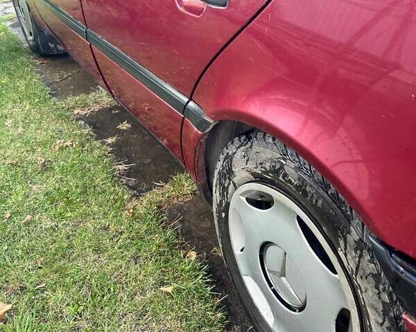 Червоний Мерседес Ц-Клас, об'ємом двигуна 2 л та пробігом 340 тис. км за 3000 $, фото 9 на Automoto.ua