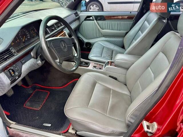 Красный Мерседес Ц-Класс, объемом двигателя 2.8 л и пробегом 402 тыс. км за 3500 $, фото 10 на Automoto.ua