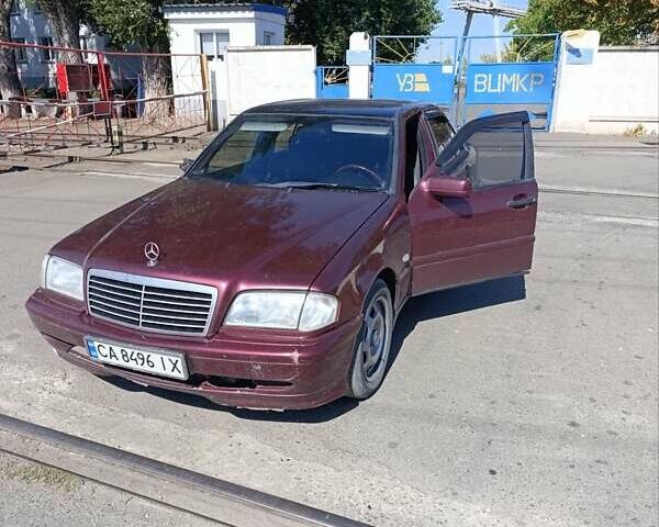 Червоний Мерседес Ц-Клас, об'ємом двигуна 1.8 л та пробігом 385 тис. км за 2300 $, фото 7 на Automoto.ua