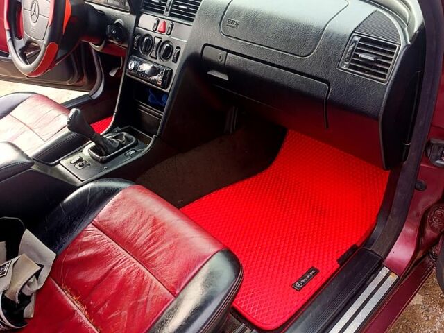 Червоний Мерседес Ц-Клас, об'ємом двигуна 1.8 л та пробігом 426 тис. км за 2850 $, фото 11 на Automoto.ua