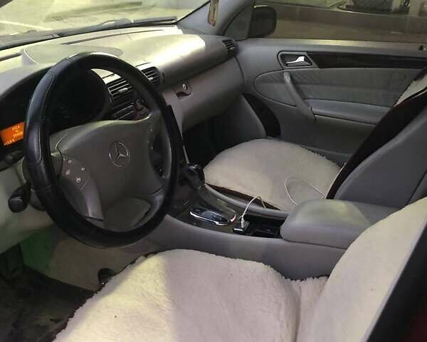Мерседес Ц-Клас 2000 у Івано-Франківську на Automoto.ua Червоний Мерседес Ц-Клас, об'ємом двигуна 2 л та пробігом 291 тис. км за 4200 $, фото 5 на Automoto.ua