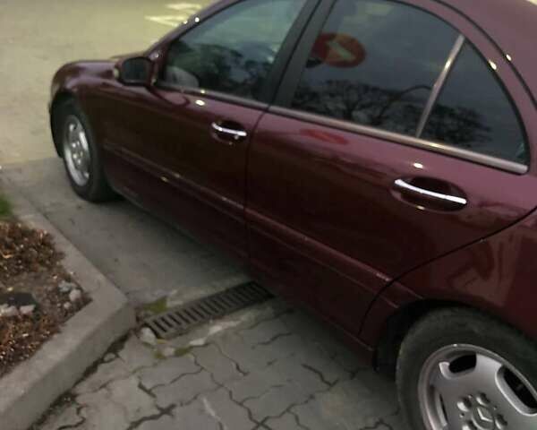Мерседес Ц-Клас 2000 у Івано-Франківську на Automoto.ua Червоний Мерседес Ц-Клас, об'ємом двигуна 2 л та пробігом 291 тис. км за 4200 $, фото 8 на Automoto.ua