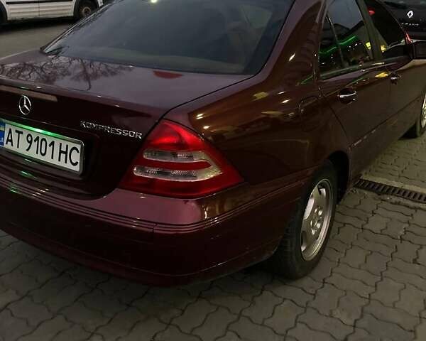 Мерседес Ц-Клас 2000 у Івано-Франківську на Automoto.ua Червоний Мерседес Ц-Клас, об'ємом двигуна 2 л та пробігом 291 тис. км за 4200 $, фото 2 на Automoto.ua
