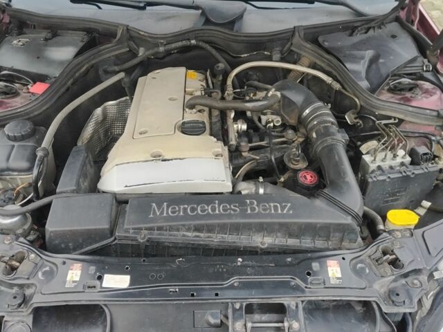 Красный Мерседес Ц-Класс, объемом двигателя 2 л и пробегом 376 тыс. км за 3900 $, фото 14 на Automoto.ua