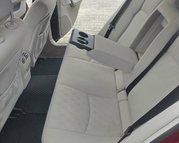 Красный Мерседес Ц-Класс, объемом двигателя 2 л и пробегом 376 тыс. км за 3900 $, фото 18 на Automoto.ua