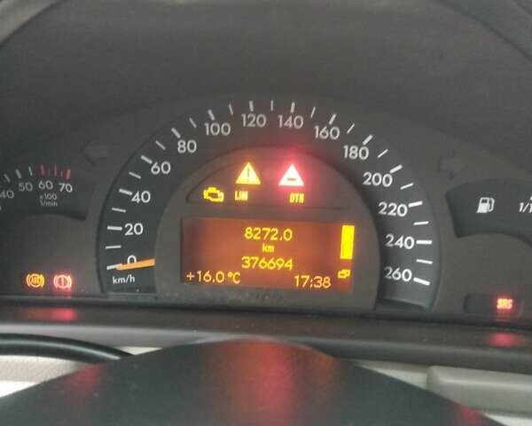 Красный Мерседес Ц-Класс, объемом двигателя 2 л и пробегом 376 тыс. км за 3900 $, фото 23 на Automoto.ua