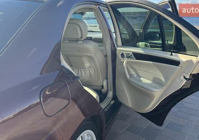 Червоний Мерседес Ц-Клас, об'ємом двигуна 3 л та пробігом 190 тис. км за 8000 $, фото 8 на Automoto.ua