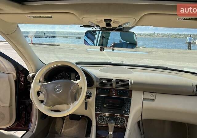 Червоний Мерседес Ц-Клас, об'ємом двигуна 3 л та пробігом 190 тис. км за 8000 $, фото 6 на Automoto.ua