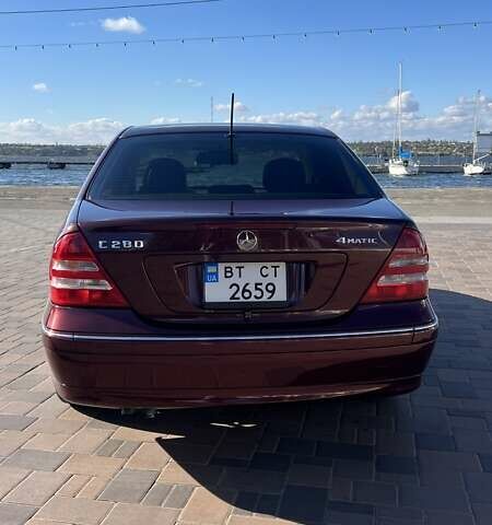 Червоний Мерседес Ц-Клас, об'ємом двигуна 3 л та пробігом 190 тис. км за 8000 $, фото 1 на Automoto.ua