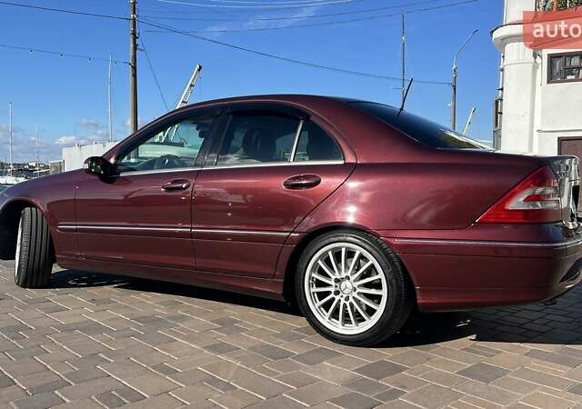 Червоний Мерседес Ц-Клас, об'ємом двигуна 3 л та пробігом 190 тис. км за 8000 $, фото 2 на Automoto.ua