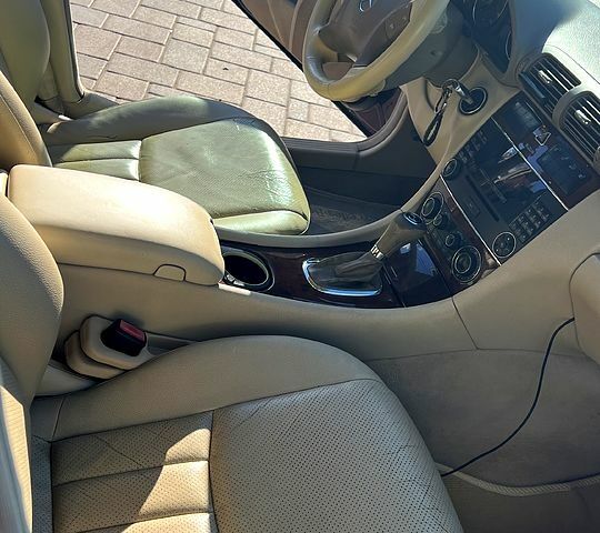 Червоний Мерседес Ц-Клас, об'ємом двигуна 3 л та пробігом 190 тис. км за 8000 $, фото 8 на Automoto.ua