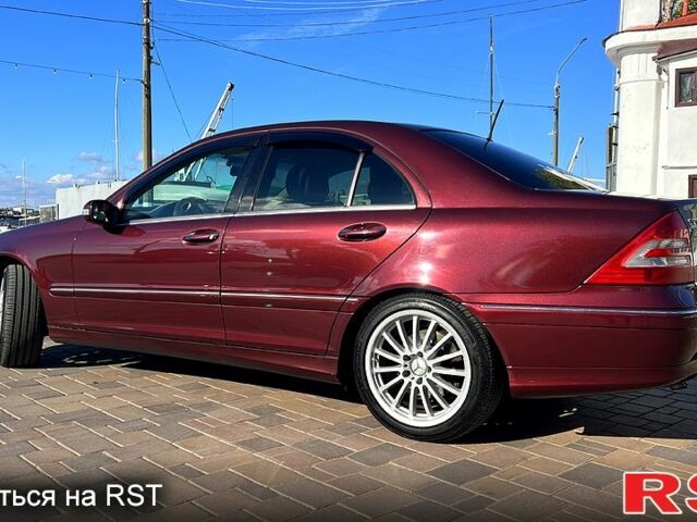 Червоний Мерседес Ц-Клас, об'ємом двигуна 3 л та пробігом 190 тис. км за 8000 $, фото 1 на Automoto.ua
