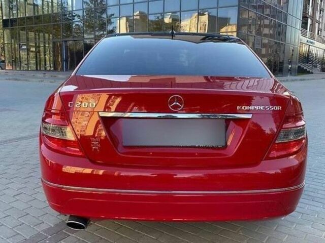 Червоний Мерседес Ц-Клас, об'ємом двигуна 2 л та пробігом 230 тис. км за 9300 $, фото 3 на Automoto.ua