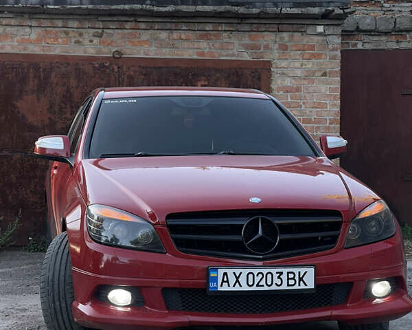 Червоний Мерседес Ц-Клас, об'ємом двигуна 3 л та пробігом 300 тис. км за 6500 $, фото 6 на Automoto.ua
