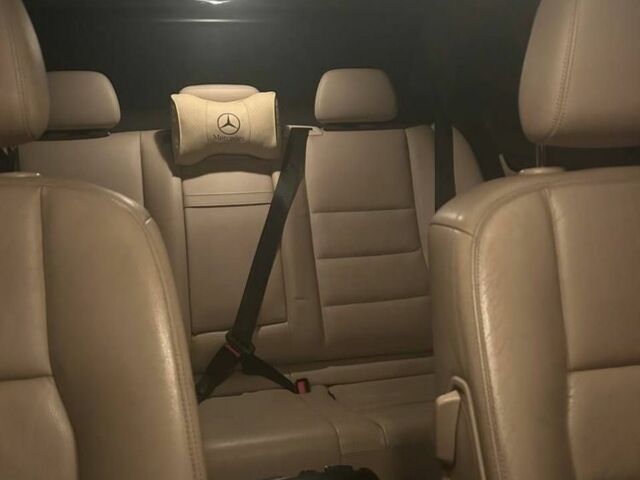 Червоний Мерседес Ц-Клас, об'ємом двигуна 1.8 л та пробігом 230 тис. км за 9000 $, фото 3 на Automoto.ua