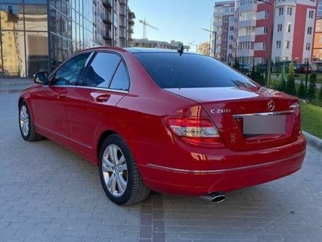 Червоний Мерседес Ц-Клас, об'ємом двигуна 1.8 л та пробігом 230 тис. км за 9000 $, фото 1 на Automoto.ua