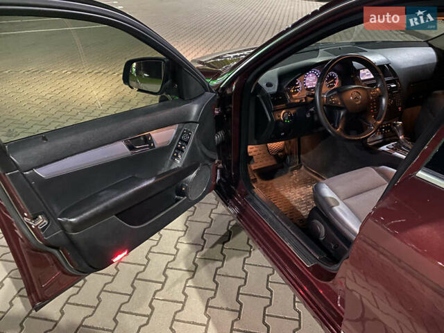 Червоний Мерседес Ц-Клас, об'ємом двигуна 1.8 л та пробігом 193 тис. км за 6999 $, фото 21 на Automoto.ua