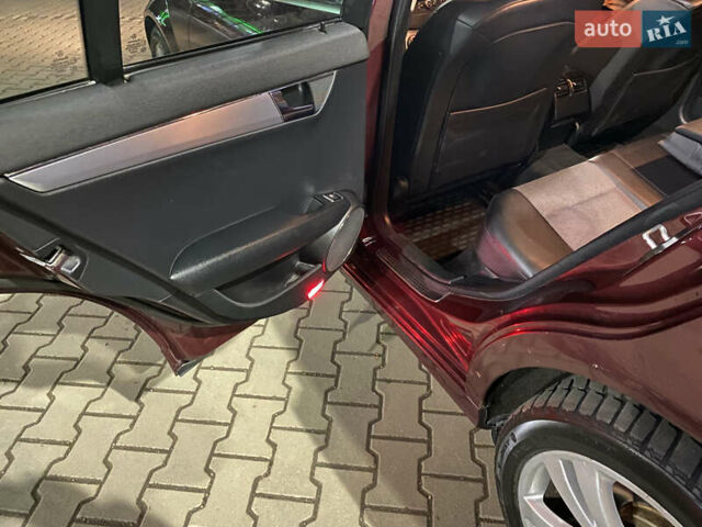 Червоний Мерседес Ц-Клас, об'ємом двигуна 1.8 л та пробігом 193 тис. км за 6999 $, фото 19 на Automoto.ua