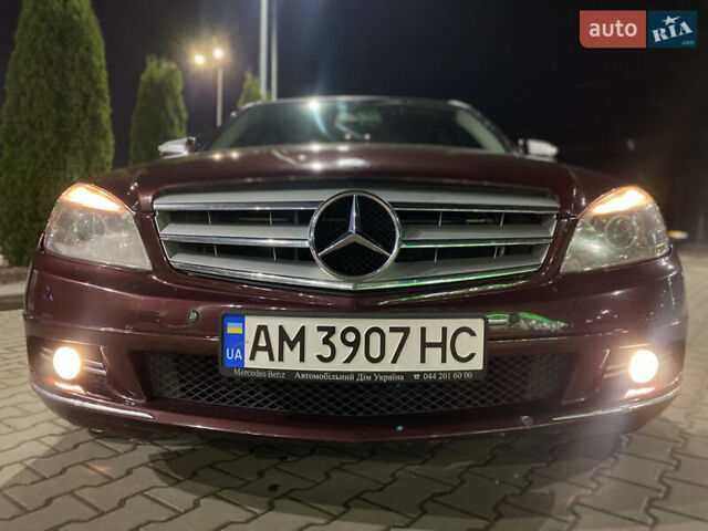Червоний Мерседес Ц-Клас, об'ємом двигуна 1.8 л та пробігом 193 тис. км за 6999 $, фото 2 на Automoto.ua