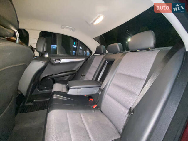 Червоний Мерседес Ц-Клас, об'ємом двигуна 1.8 л та пробігом 193 тис. км за 6999 $, фото 20 на Automoto.ua