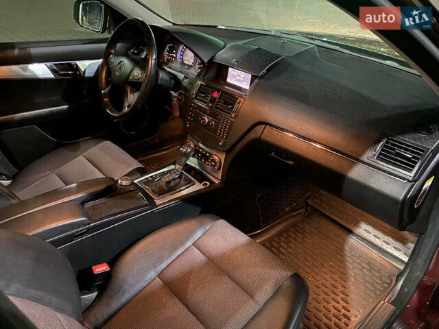 Червоний Мерседес Ц-Клас, об'ємом двигуна 1.8 л та пробігом 193 тис. км за 6999 $, фото 16 на Automoto.ua