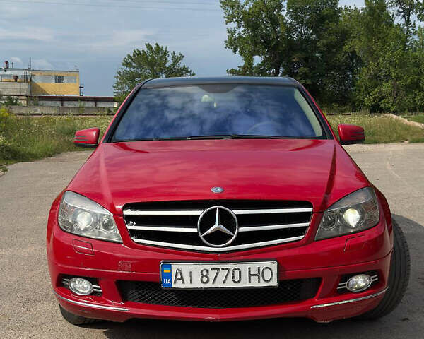 Червоний Мерседес Ц-Клас, об'ємом двигуна 2.5 л та пробігом 299 тис. км за 8999 $, фото 1 на Automoto.ua