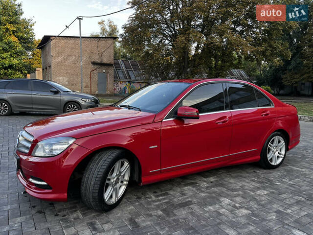 Червоний Мерседес Ц-Клас, об'ємом двигуна 1.8 л та пробігом 152 тис. км за 10500 $, фото 27 на Automoto.ua