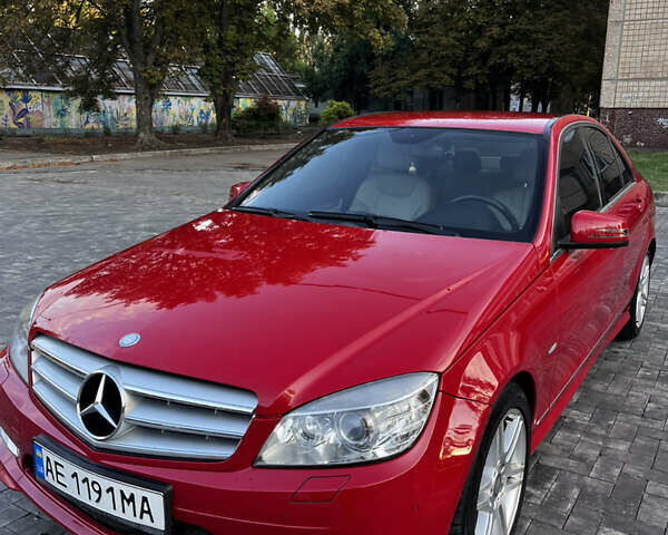 Червоний Мерседес Ц-Клас, об'ємом двигуна 1.8 л та пробігом 152 тис. км за 10500 $, фото 2 на Automoto.ua