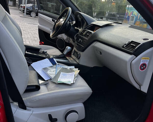 Червоний Мерседес Ц-Клас, об'ємом двигуна 1.8 л та пробігом 152 тис. км за 10500 $, фото 21 на Automoto.ua