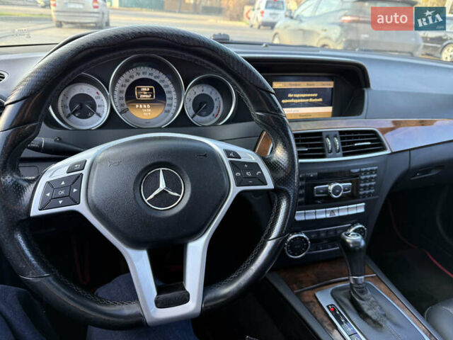 Червоний Мерседес Ц-Клас, об'ємом двигуна 1.8 л та пробігом 239 тис. км за 10700 $, фото 7 на Automoto.ua