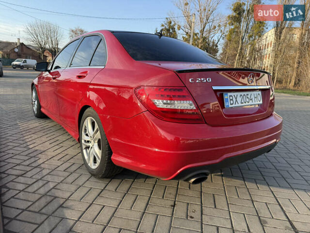 Червоний Мерседес Ц-Клас, об'ємом двигуна 1.8 л та пробігом 239 тис. км за 10700 $, фото 5 на Automoto.ua