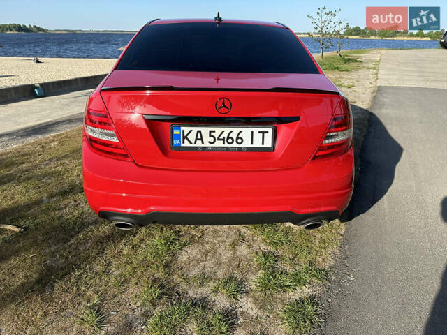 Красный Мерседес Ц-Класс, объемом двигателя 3.5 л и пробегом 65 тыс. км за 17000 $, фото 5 на Automoto.ua