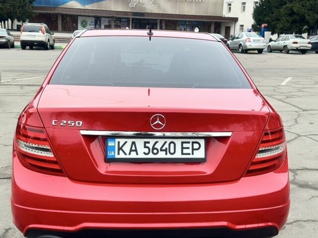 Мерседес Ц-Класс 2013 в Обухове на Automoto.ua Красный Мерседес Ц-Класс, объемом двигателя 1.8 л и пробегом 210 тыс. км за 10800 $, фото 23 на Automoto.ua