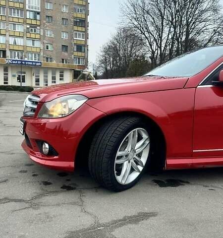Мерседес Ц-Клас 2013 у Обухове на Automoto.ua Червоний Мерседес Ц-Клас, об'ємом двигуна 1.8 л та пробігом 210 тис. км за 10800 $, фото 1 на Automoto.ua