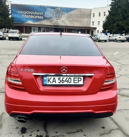 Мерседес Ц-Клас 2013 у Обухове на Automoto.ua Червоний Мерседес Ц-Клас, об'ємом двигуна 1.8 л та пробігом 210 тис. км за 10800 $, фото 22 на Automoto.ua