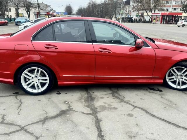 Мерседес Ц-Класс 2013 в Обухове на Automoto.ua Красный Мерседес Ц-Класс, объемом двигателя 1.8 л и пробегом 210 тыс. км за 10800 $, фото 19 на Automoto.ua