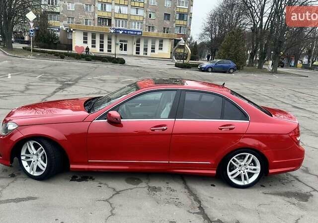 Мерседес Ц-Клас 2013 у Обухове на Automoto.ua Червоний Мерседес Ц-Клас, об'ємом двигуна 1.8 л та пробігом 210 тис. км за 10800 $, фото 4 на Automoto.ua