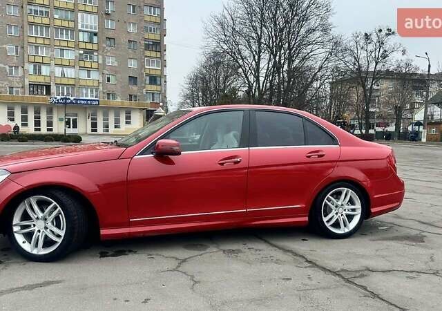 Мерседес Ц-Клас 2013 у Обухове на Automoto.ua Червоний Мерседес Ц-Клас, об'ємом двигуна 1.8 л та пробігом 210 тис. км за 10800 $, фото 14 на Automoto.ua