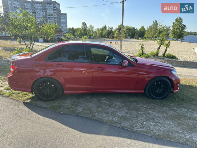 Красный Мерседес Ц-Класс, объемом двигателя 3.5 л и пробегом 65 тыс. км за 17000 $, фото 7 на Automoto.ua