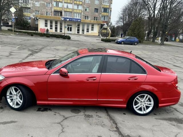 Мерседес Ц-Класс 2013 в Обухове на Automoto.ua Красный Мерседес Ц-Класс, объемом двигателя 1.8 л и пробегом 210 тыс. км за 10800 $, фото 5 на Automoto.ua