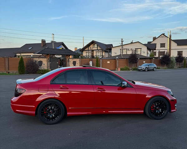 Красный Мерседес Ц-Класс, объемом двигателя 1.8 л и пробегом 199 тыс. км за 11150 $, фото 23 на Automoto.ua