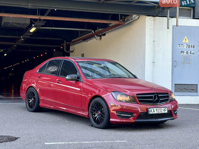 Красный Мерседес Ц-Класс, объемом двигателя 1.8 л и пробегом 199 тыс. км за 11150 $, фото 2 на Automoto.ua