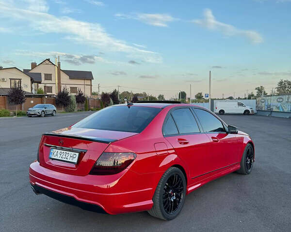 Красный Мерседес Ц-Класс, объемом двигателя 1.8 л и пробегом 199 тыс. км за 11150 $, фото 22 на Automoto.ua