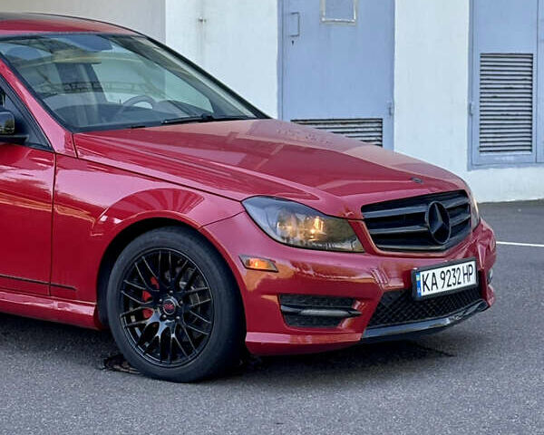 Красный Мерседес Ц-Класс, объемом двигателя 1.8 л и пробегом 199 тыс. км за 11150 $, фото 1 на Automoto.ua